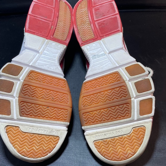 Nike White, Black, Red Sz 5  Sports Shoe - Picture 4 of 5